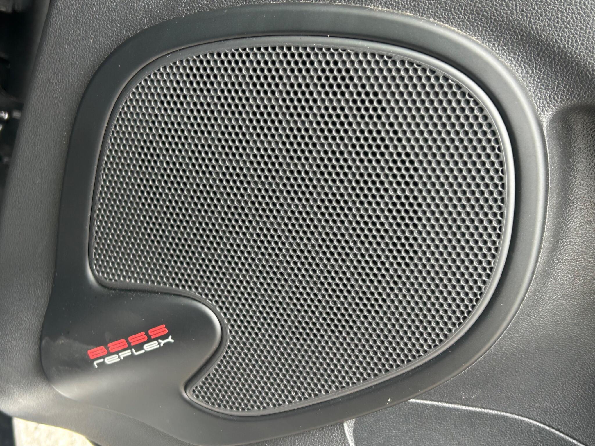 Renault Clio view 48
