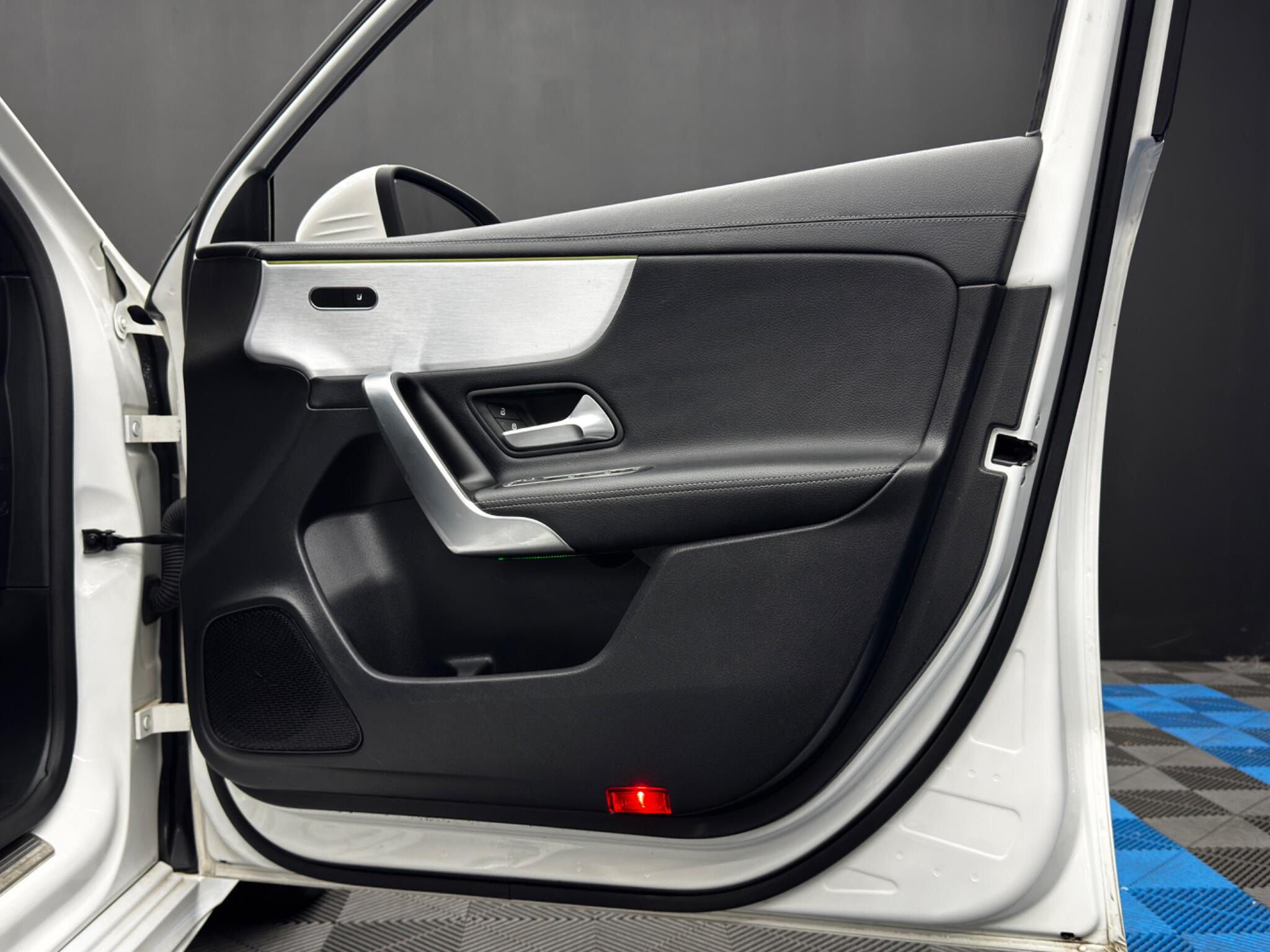 Mercedes-Benz A-Class view 41