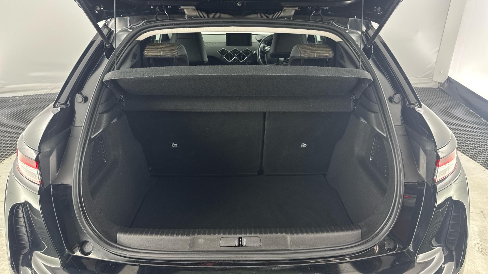 DS Automobiles DS 3 Crossback view 15