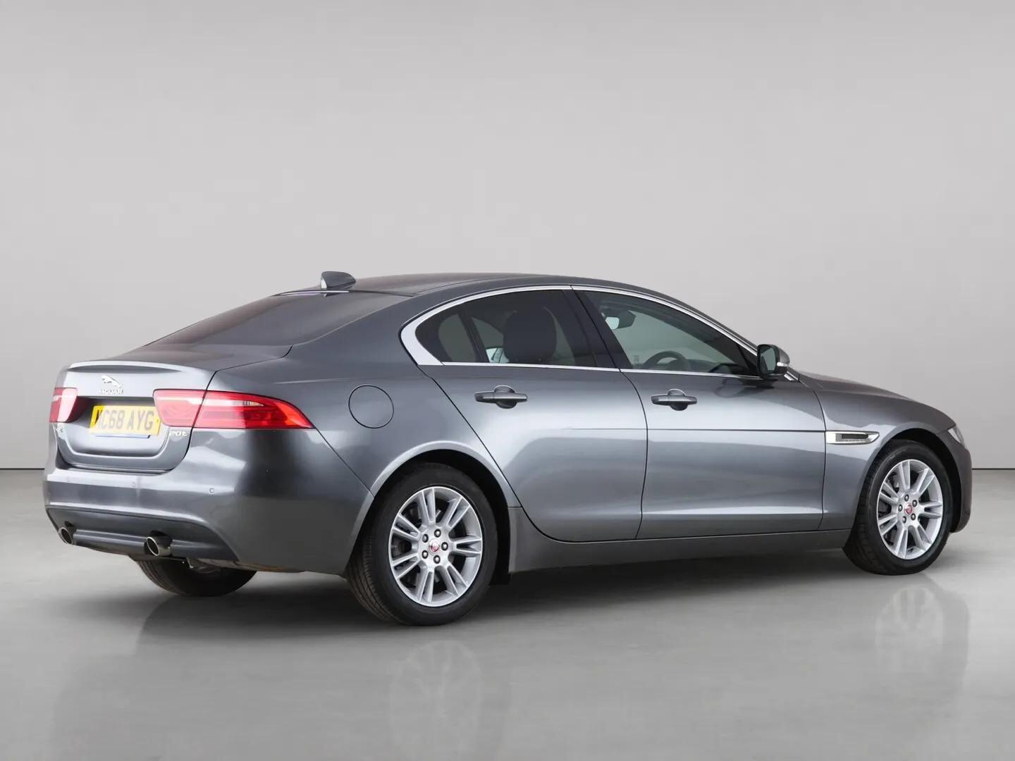 Jaguar Xe view 6