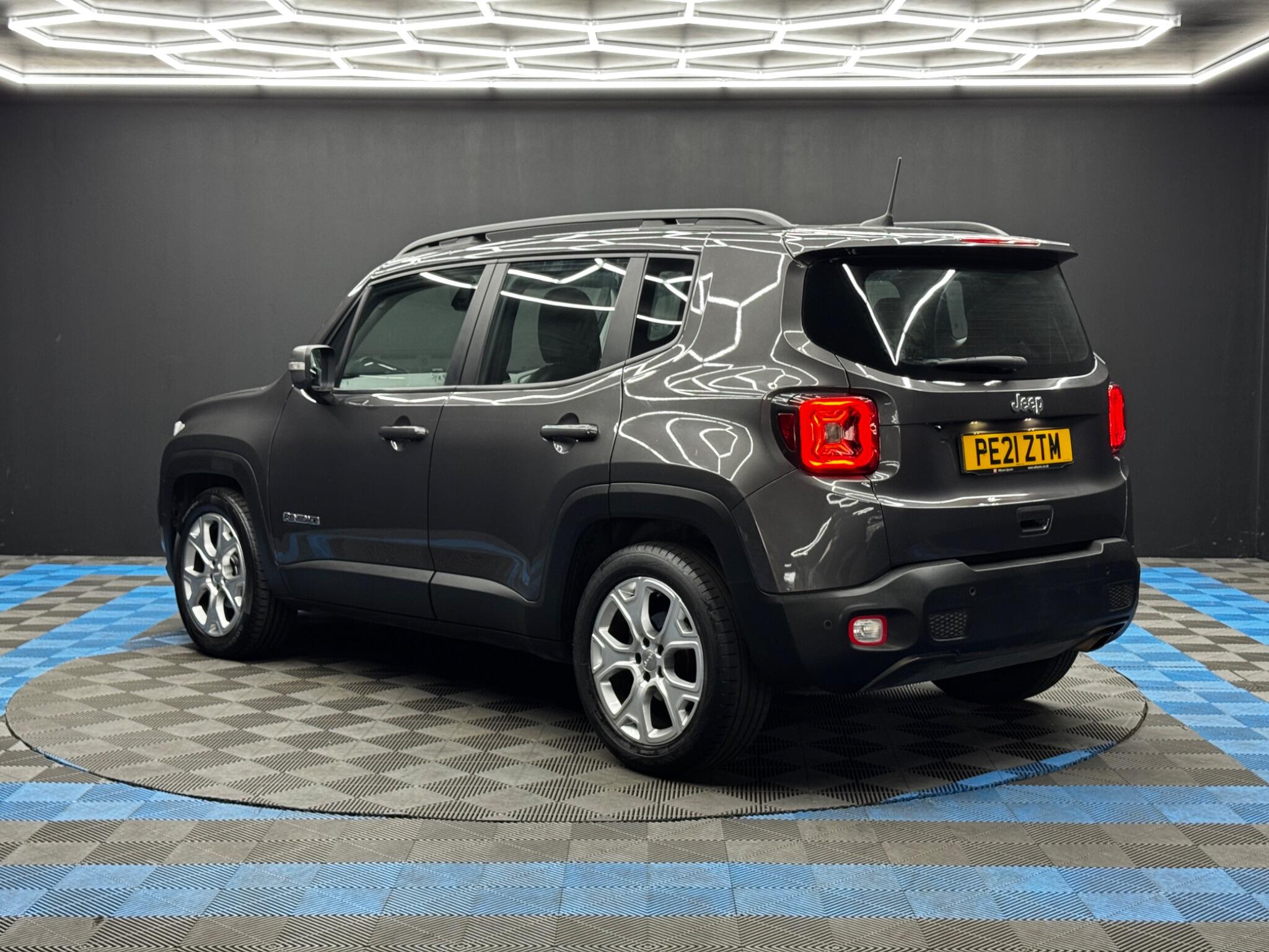 Jeep Renegade view 7