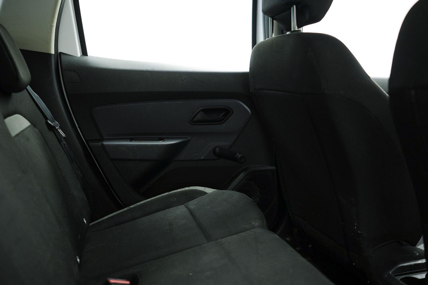 Dacia Duster view 13