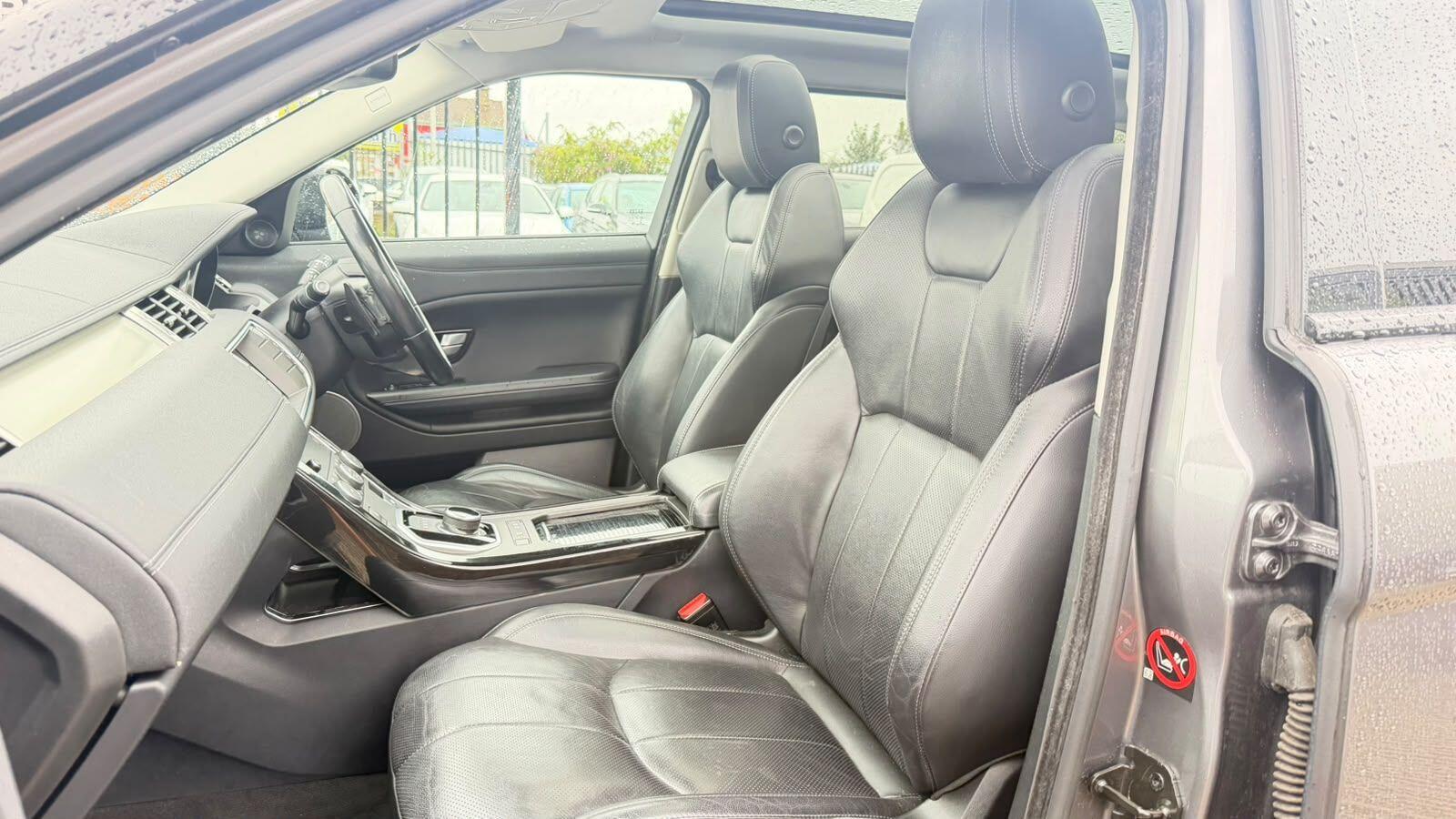 Land Rover Range Rover Evoque view 33