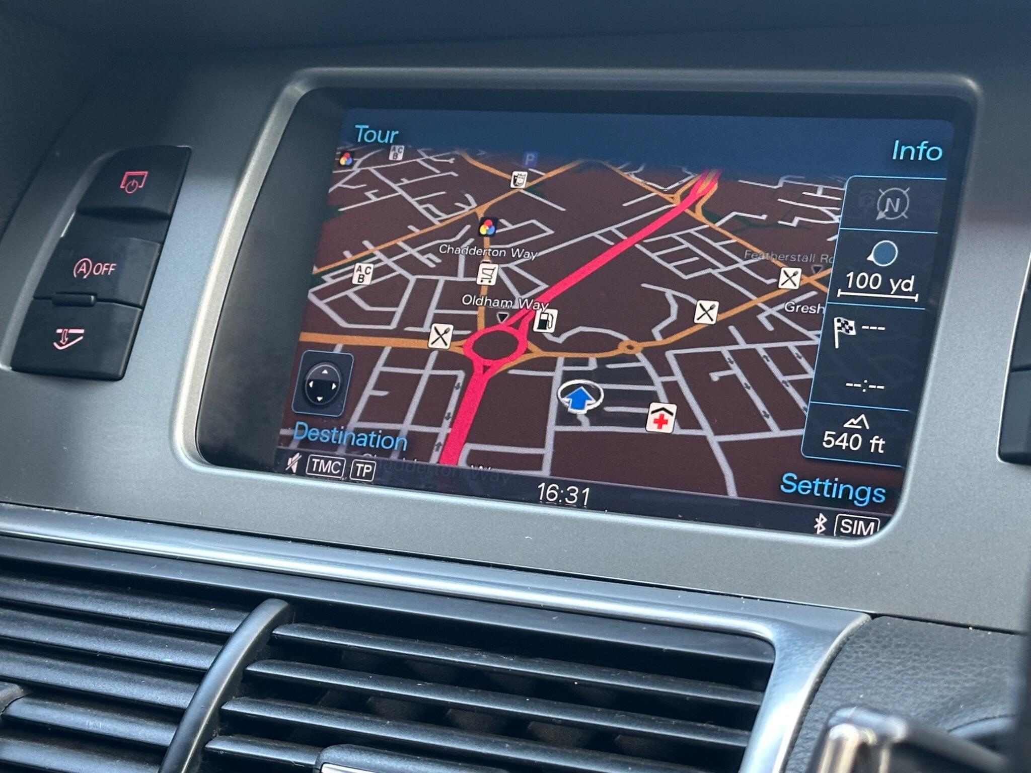 Audi Q7 view 18