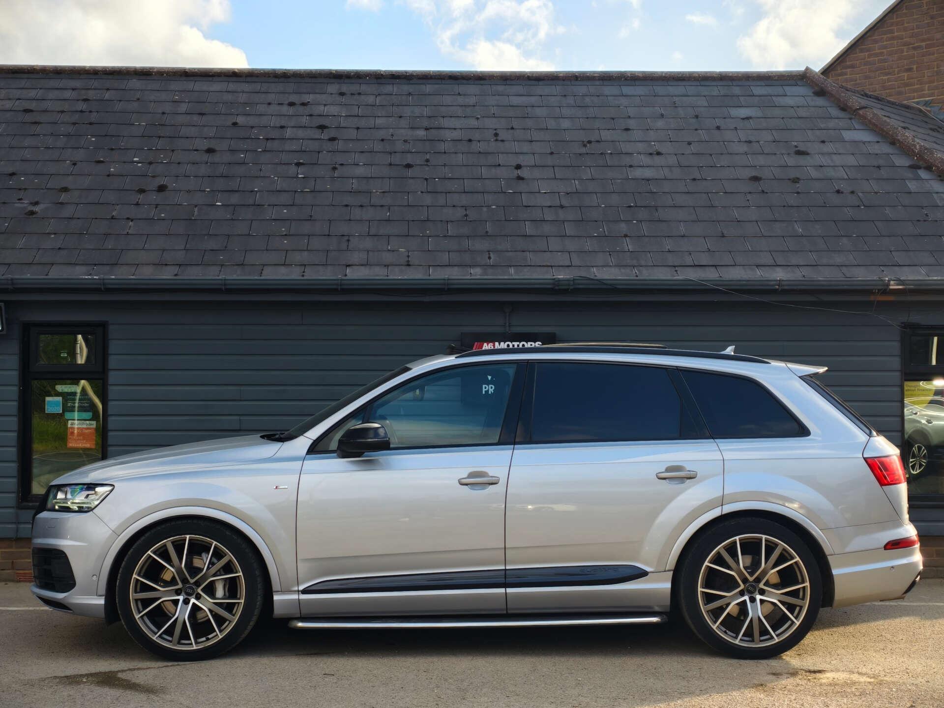 Audi Q7 view 19