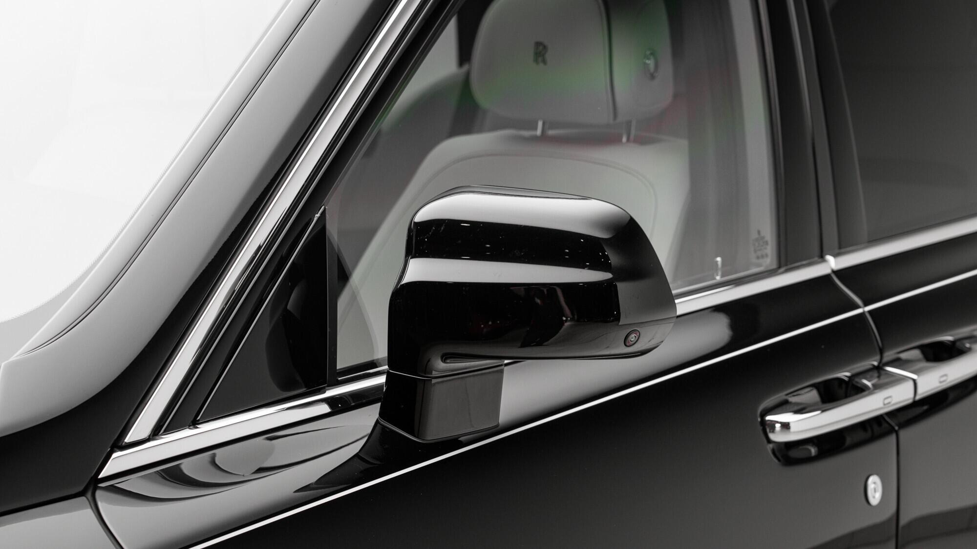 Rolls-Royce Cullinan view 11