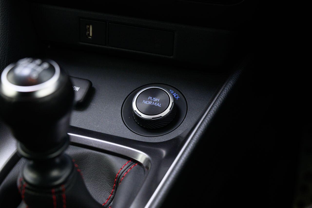 Toyota Yaris view 35