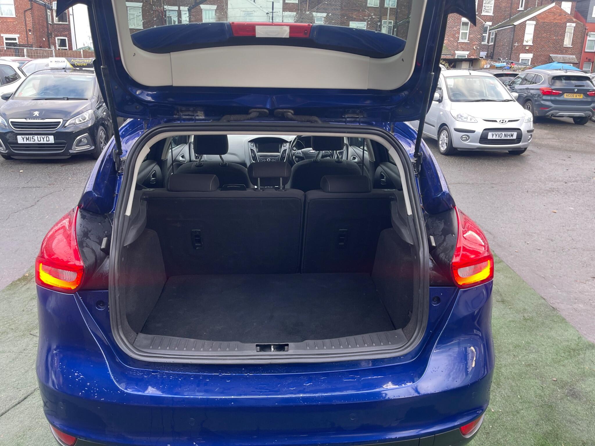 2016 Ford Focus 1.0T EcoBoost Zetec Euro 6 (s/s) 5dr • 83,680 miles image 27