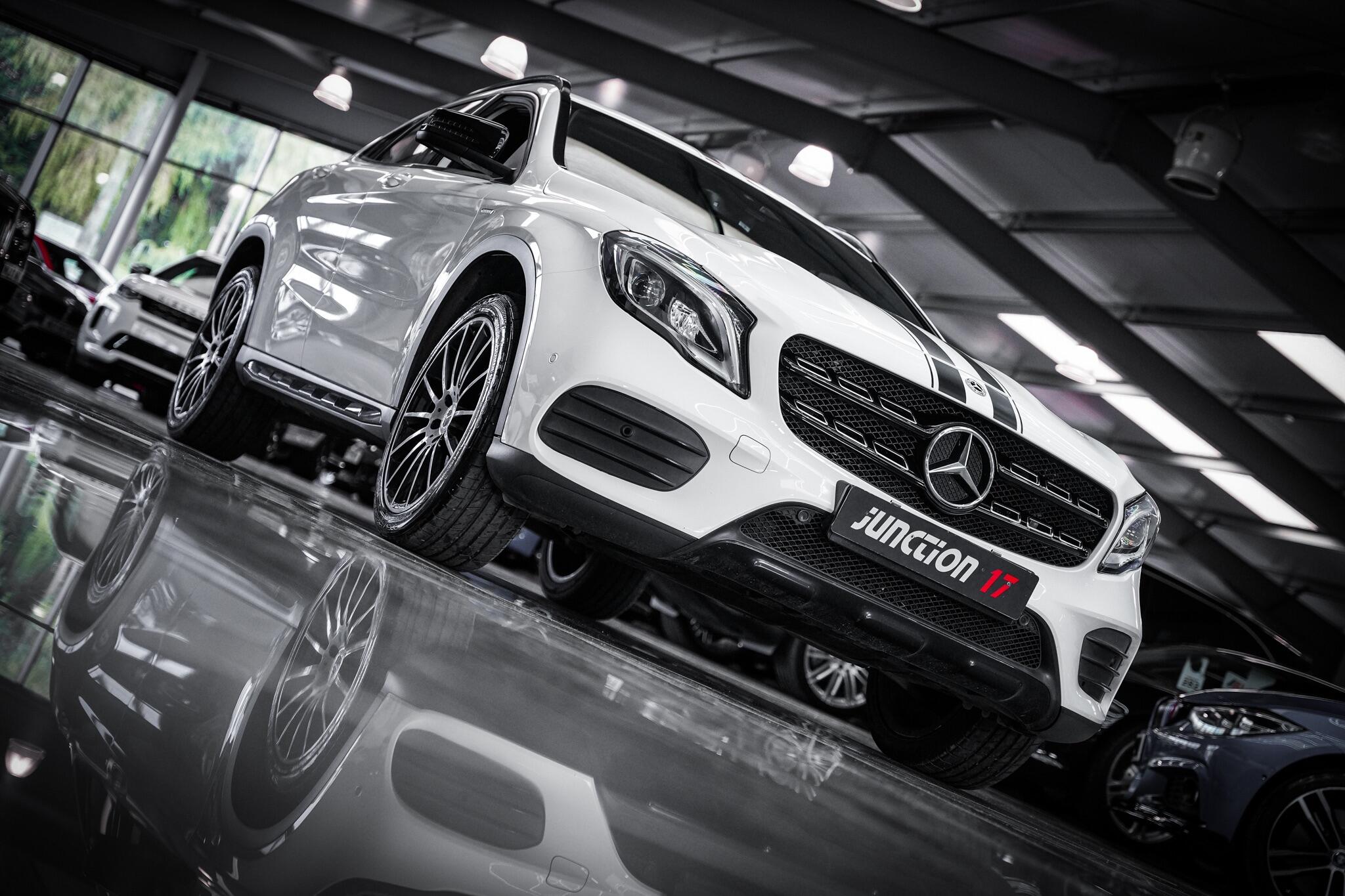 Mercedes-Benz Gla view 32
