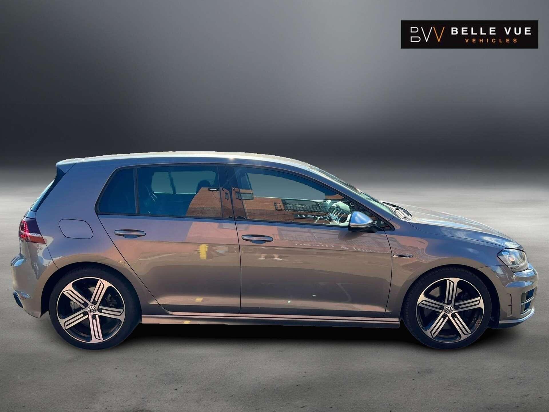 Volkswagen Golf view 4