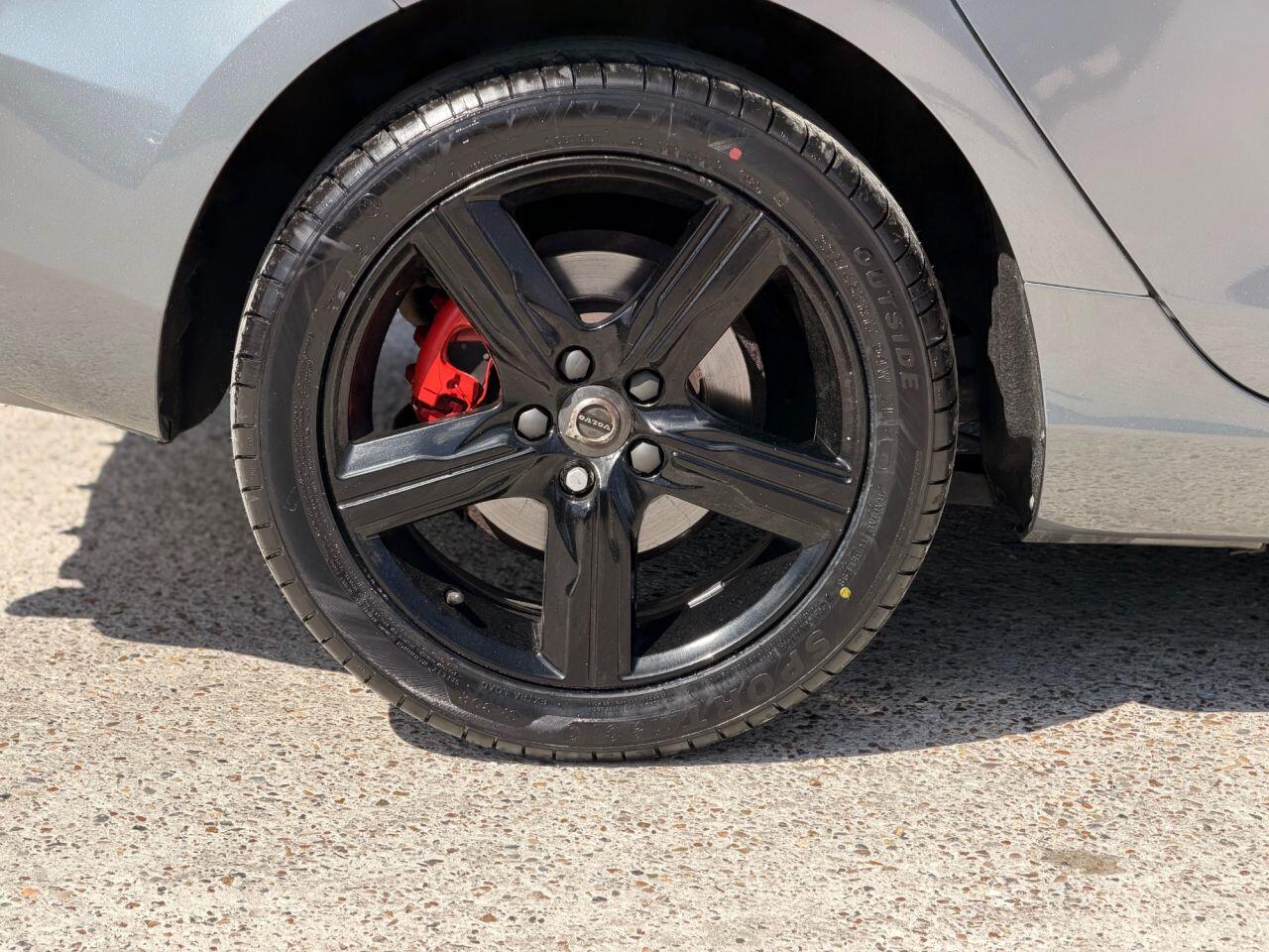 Volvo V40 view 14