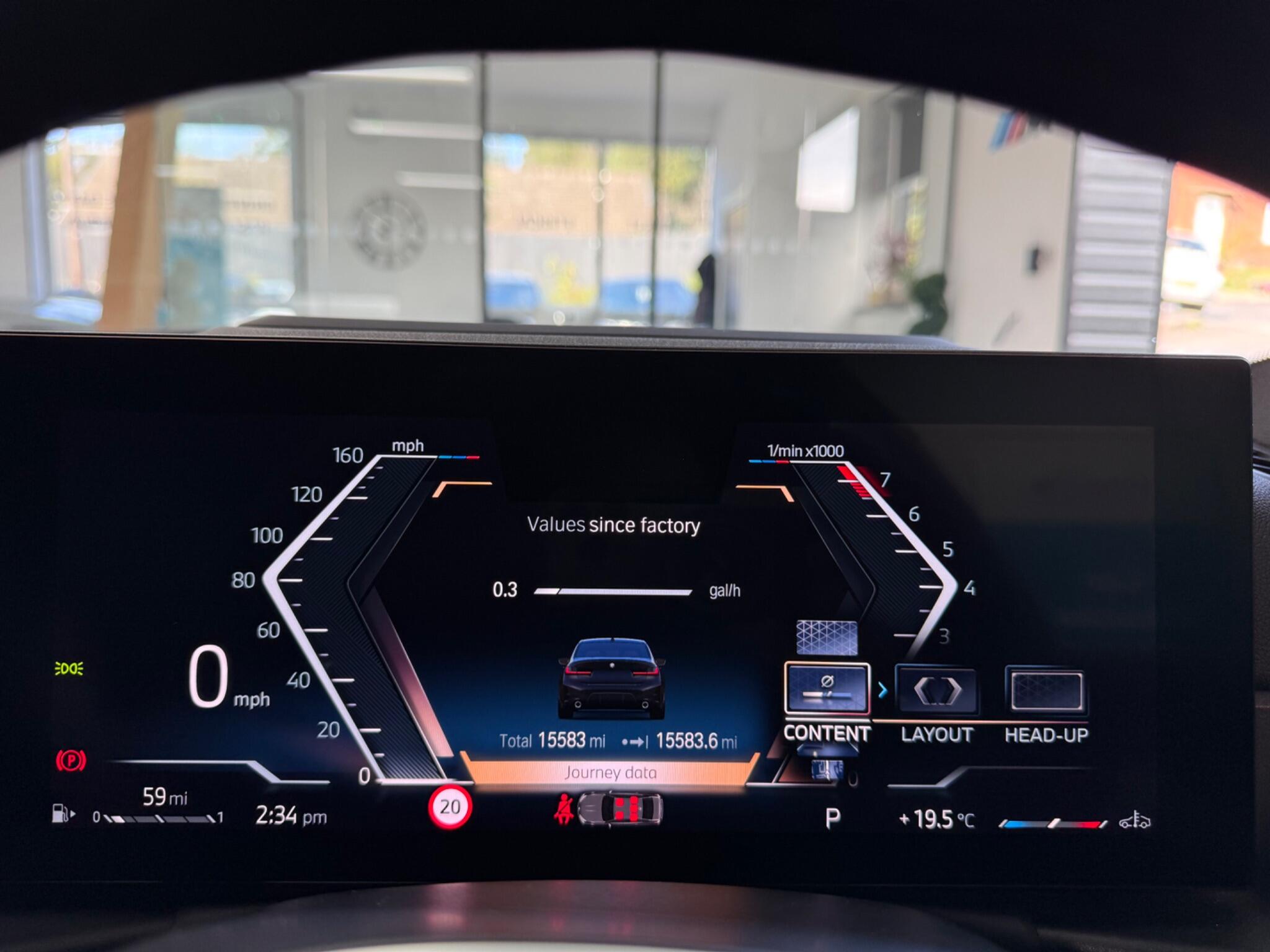 BMW 3 Series view 22