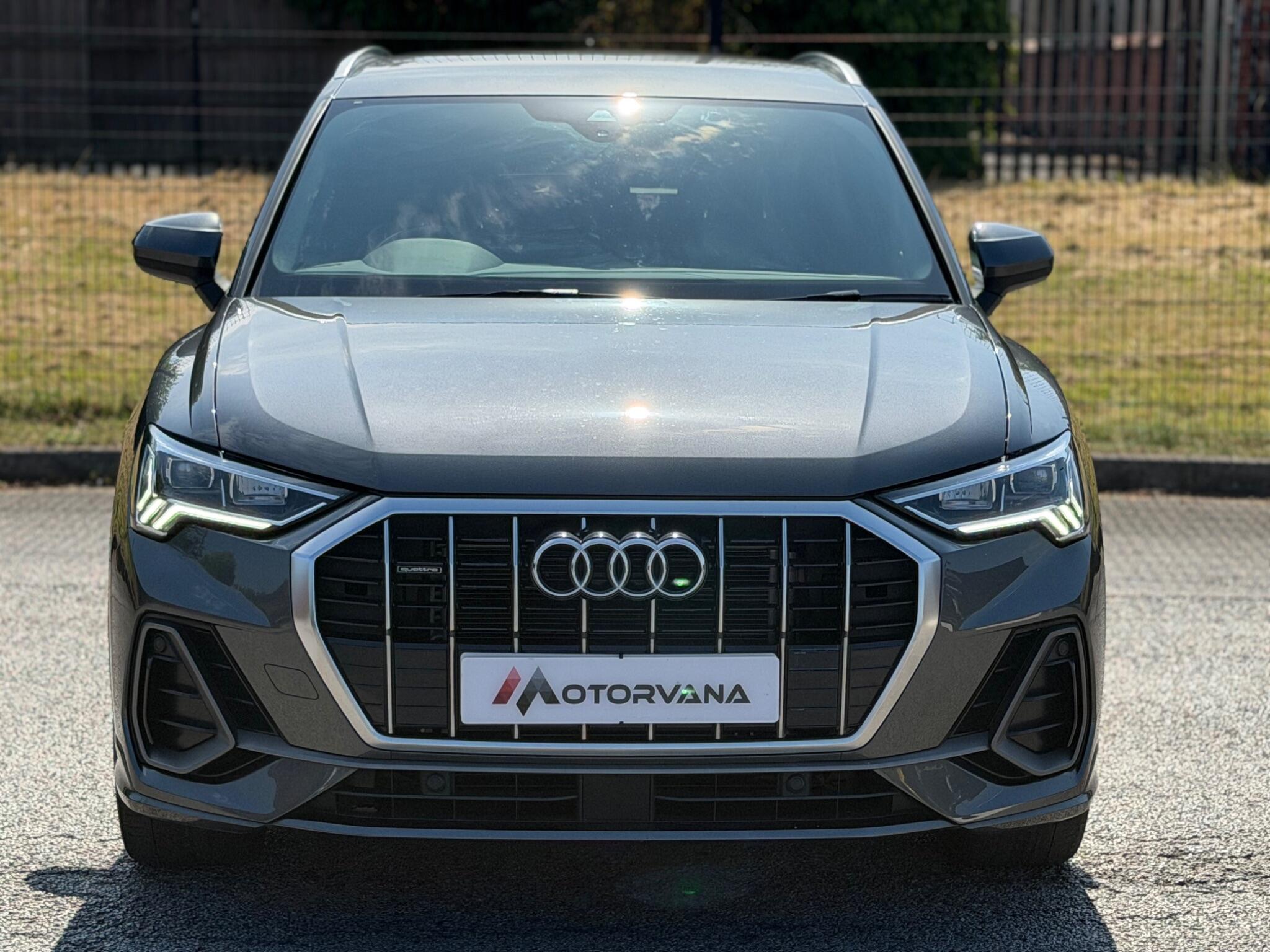 Audi Audi Q3 view 3