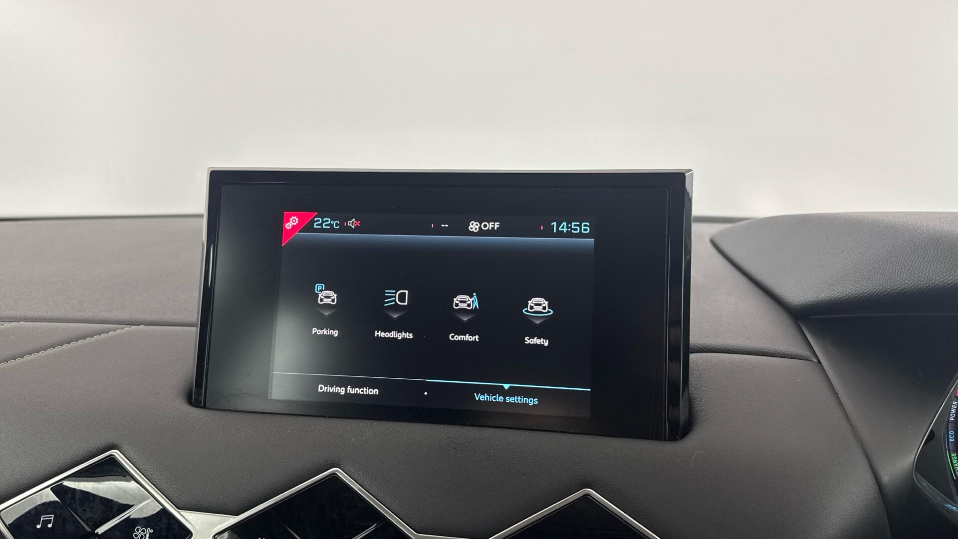 DS Automobiles DS 3 Crossback view 27