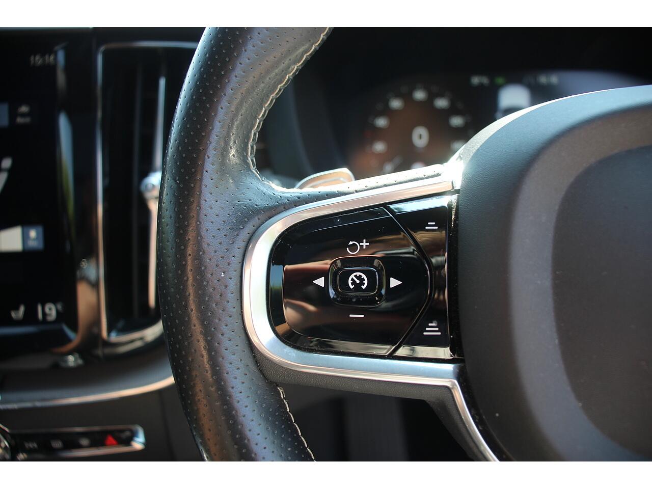 Volvo XC60 view 35