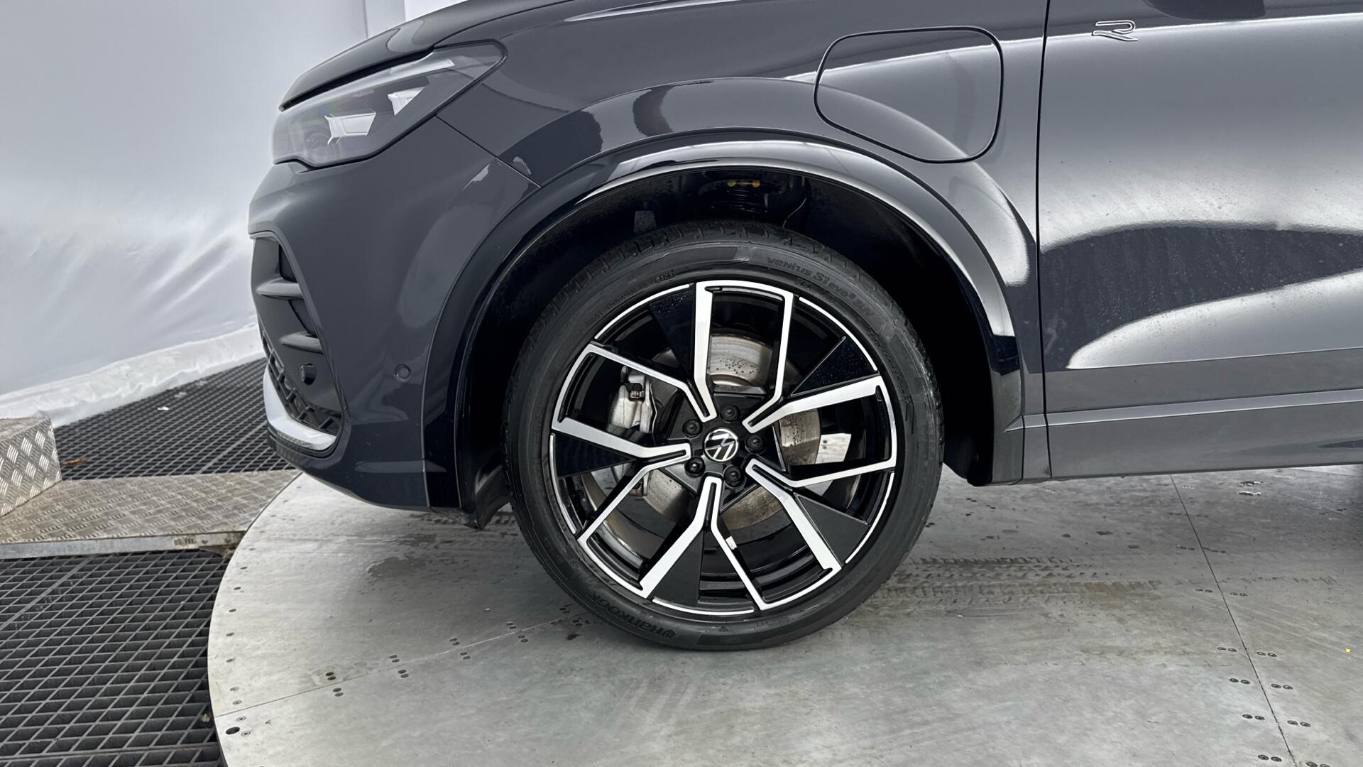 Volkswagen Tiguan view 24