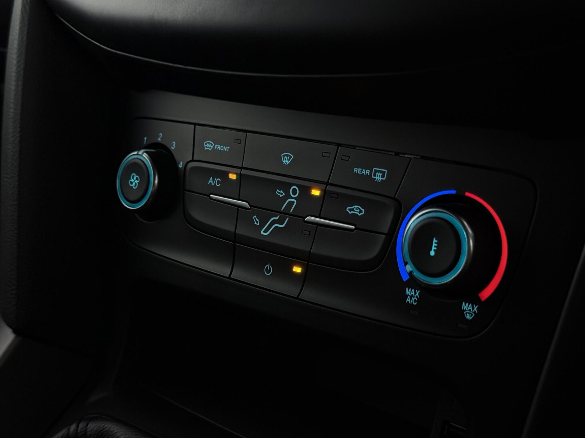 Ford Focus view 20