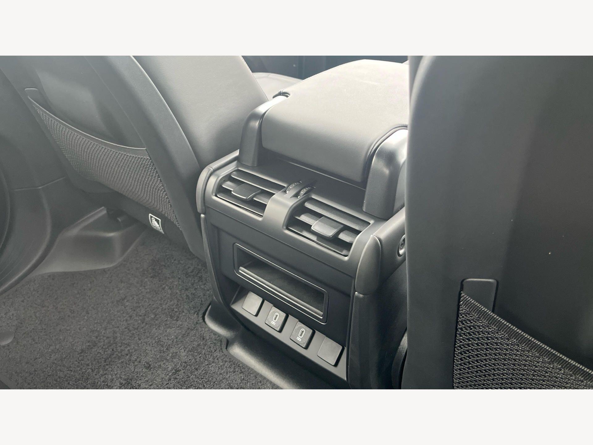 Land Rover Defender view 22