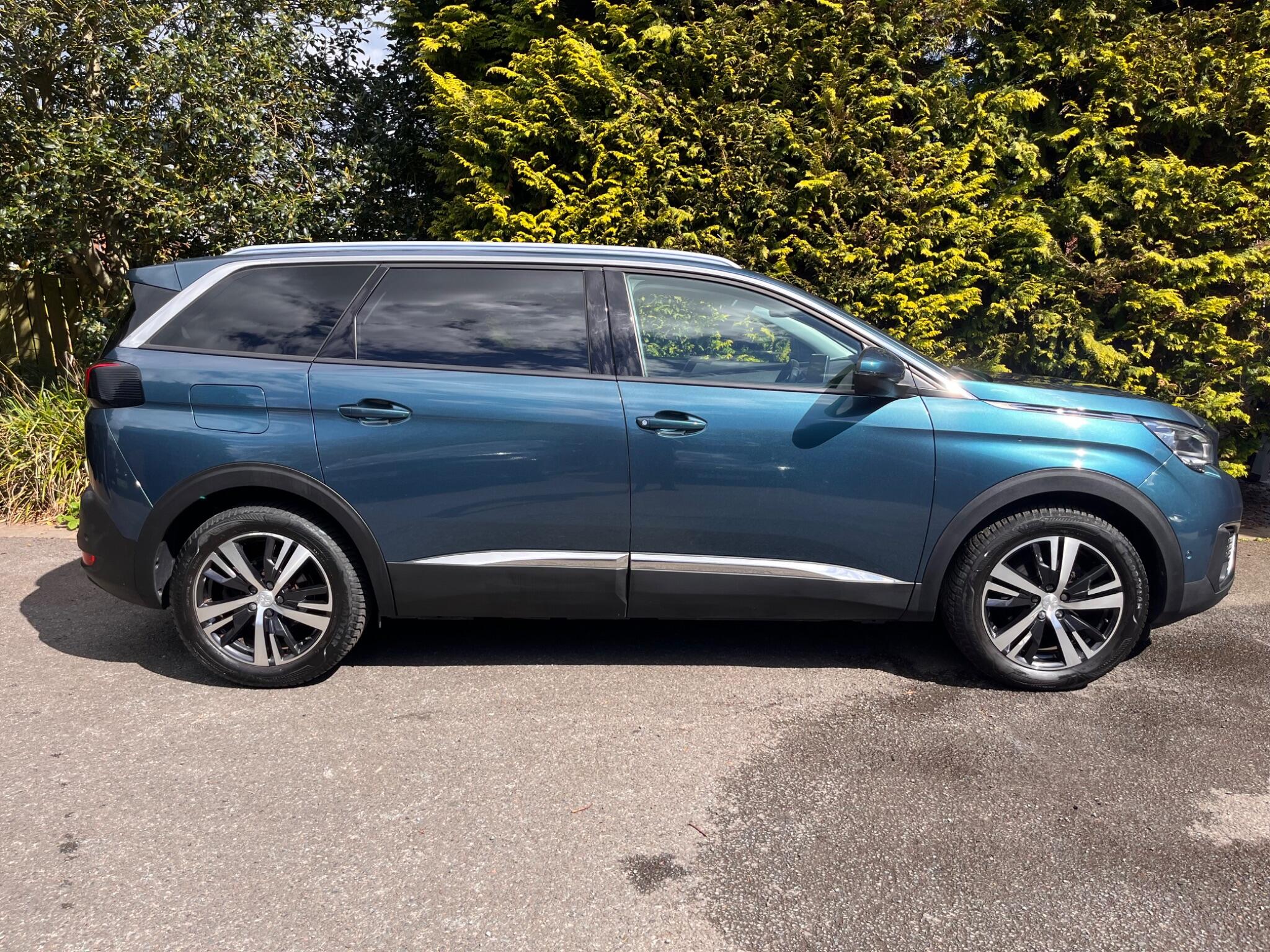 Peugeot 5008 view 18