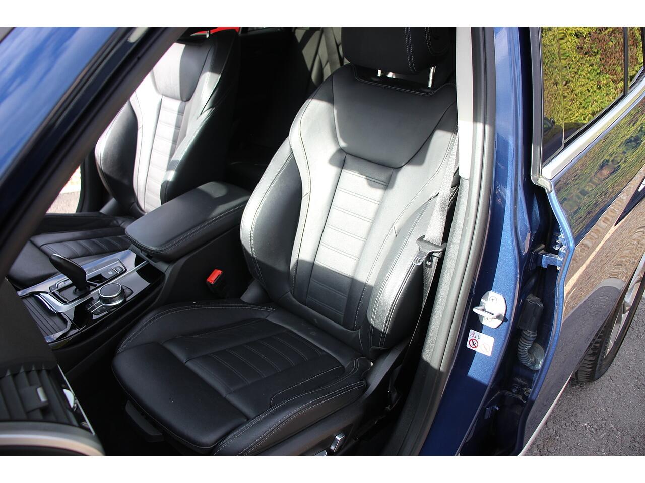BMW X3 view 16