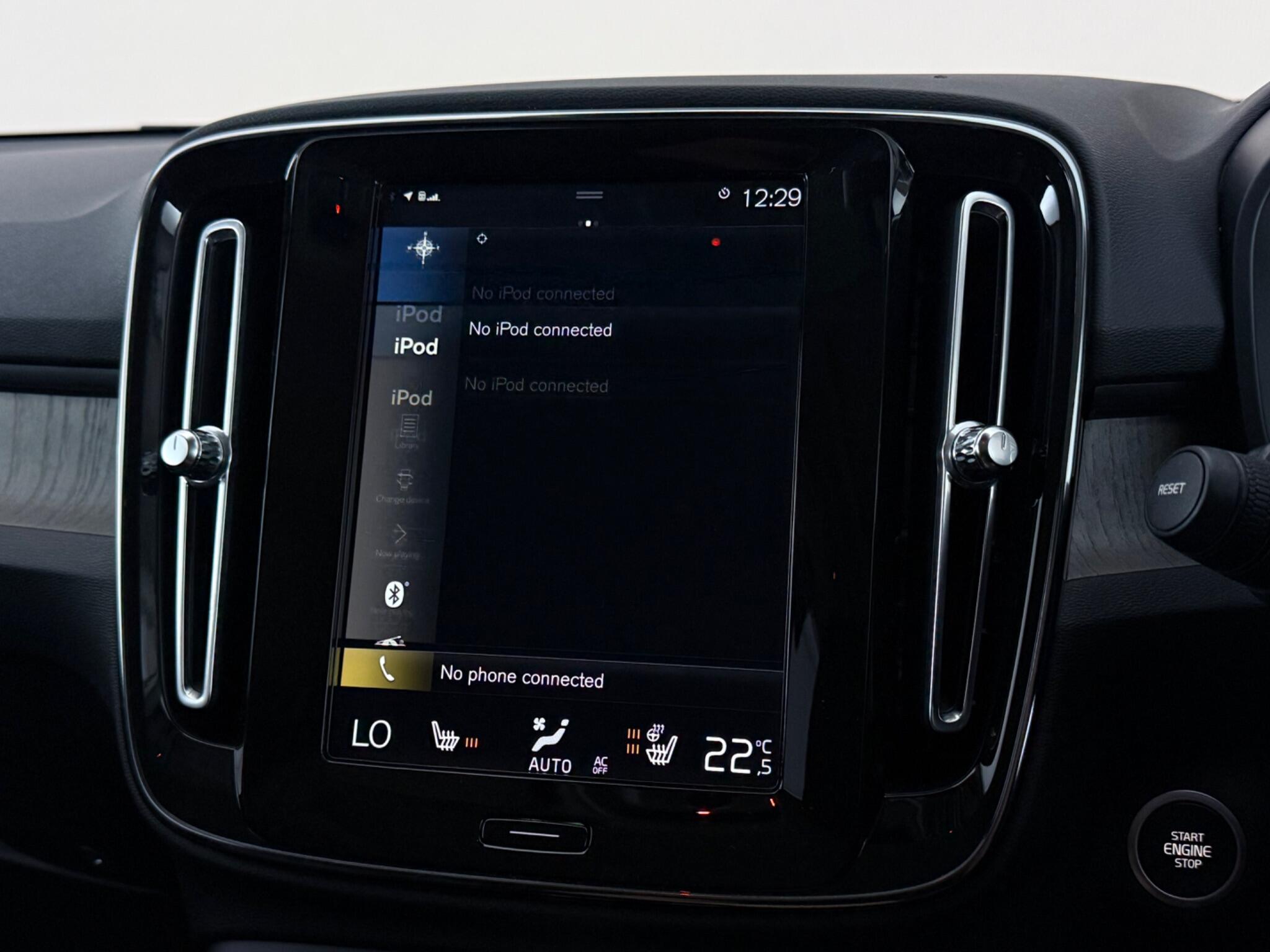 Volvo XC40 view 24