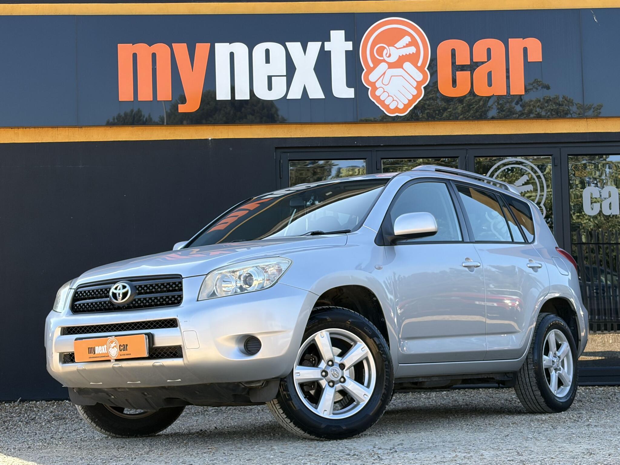 Toyota Rav4 view 3