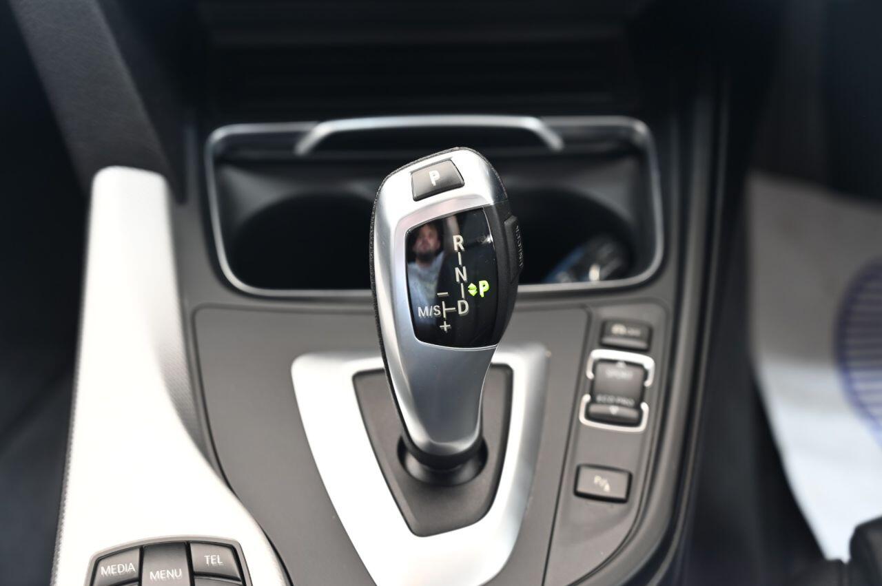 BMW 3 Series view 38