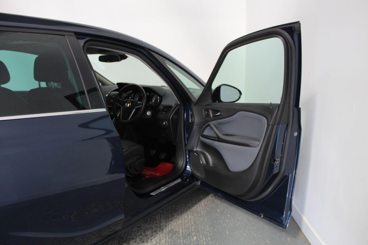 Vauxhall Zafira Tourer view 24
