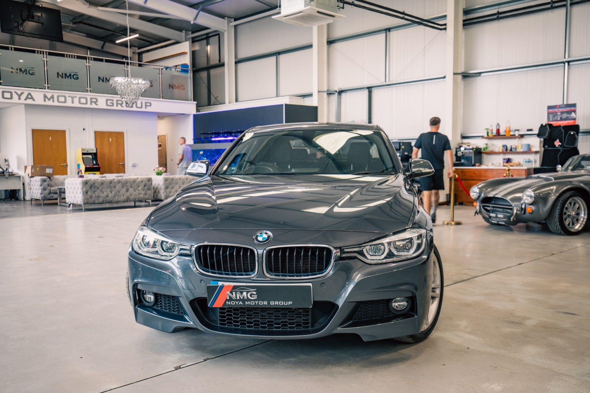 BMW 3 Series view 4
