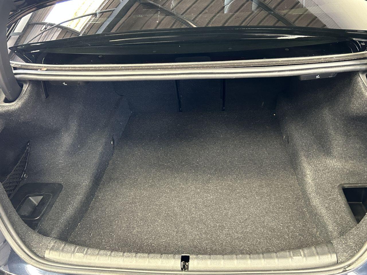 BMW 5 Series view 25
