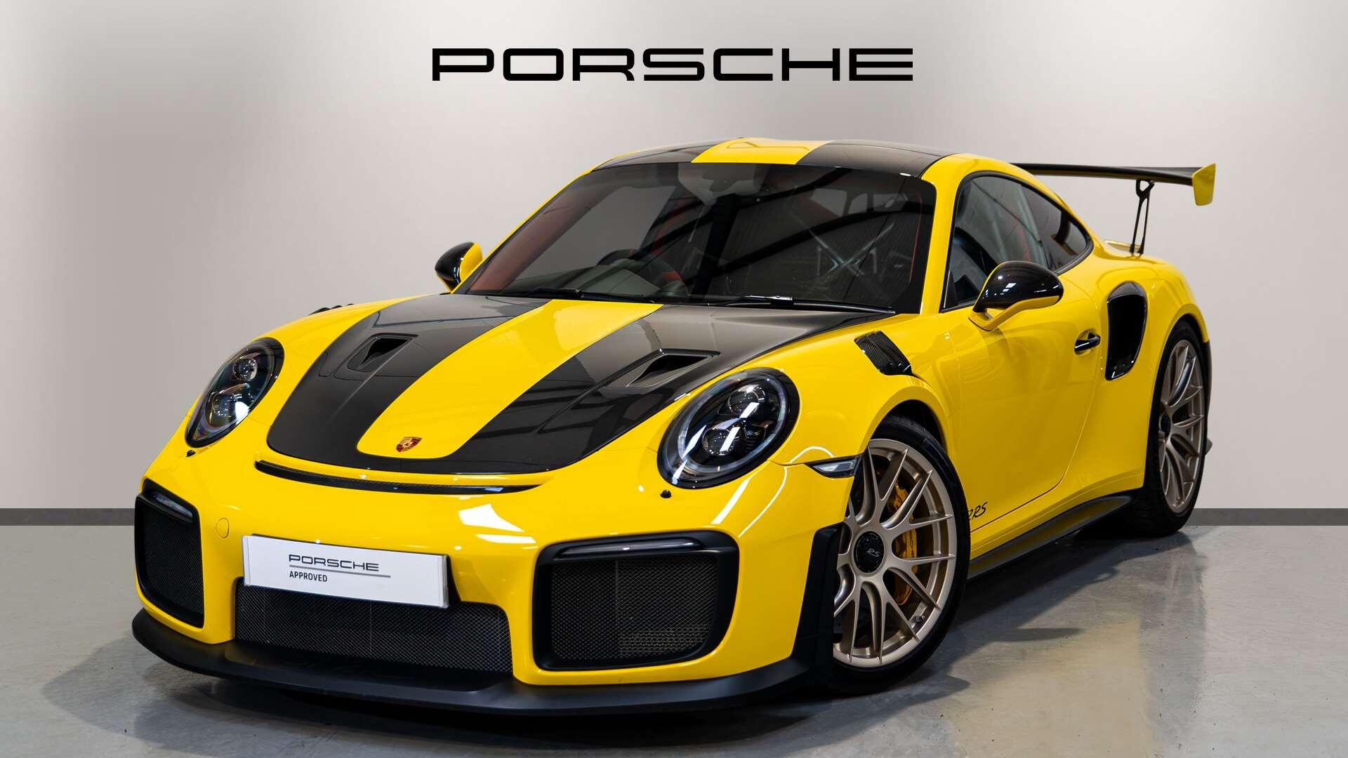 Porsche 911 view 2