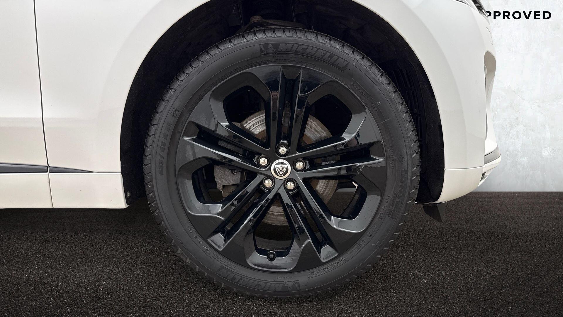 Jaguar F-Pace view 8