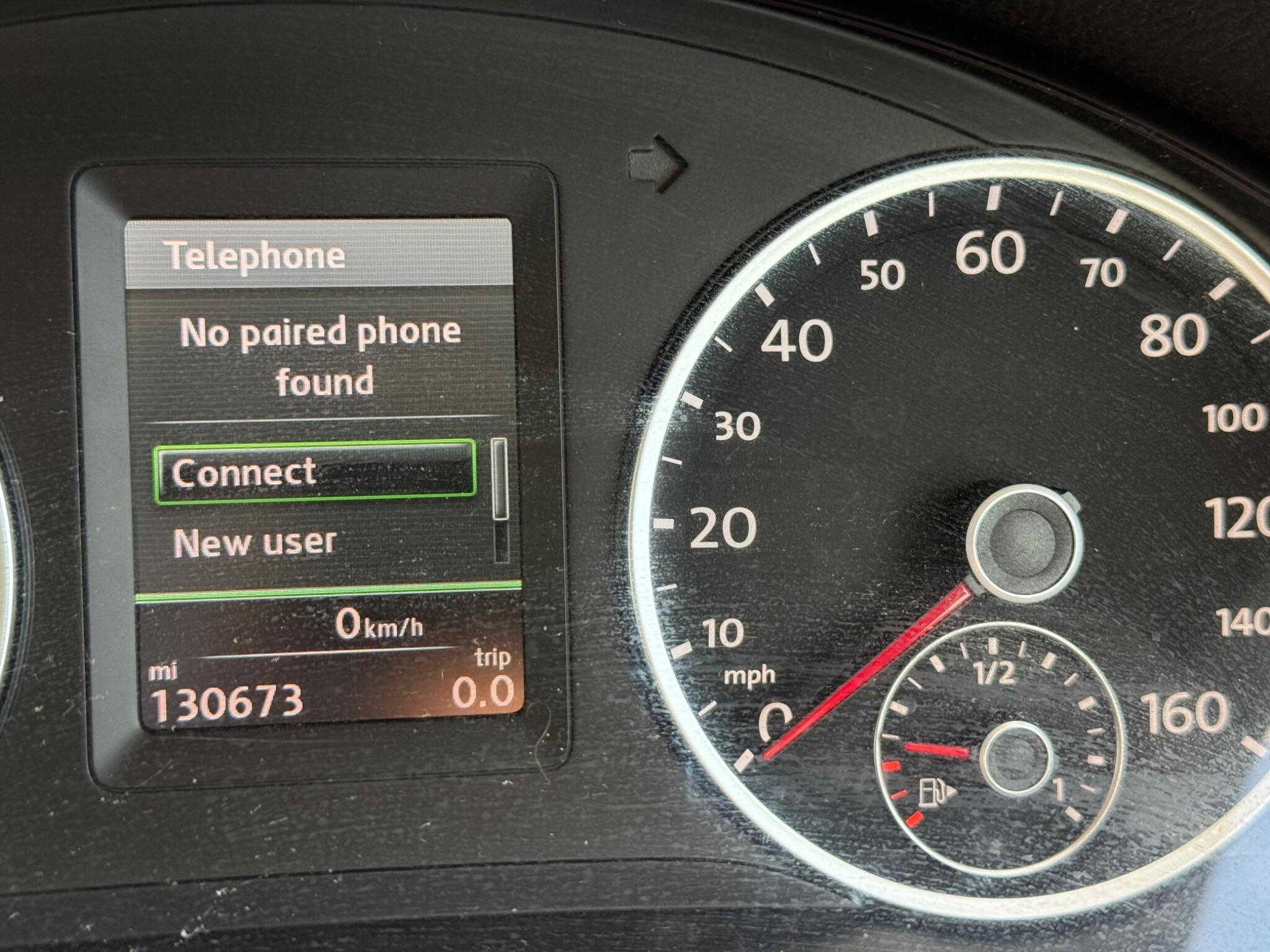 Volkswagen Tiguan 2.0 TDI BlueMotion Tech SE 4WD Euro 5 (s/s) 5dr — photo 40 of 100