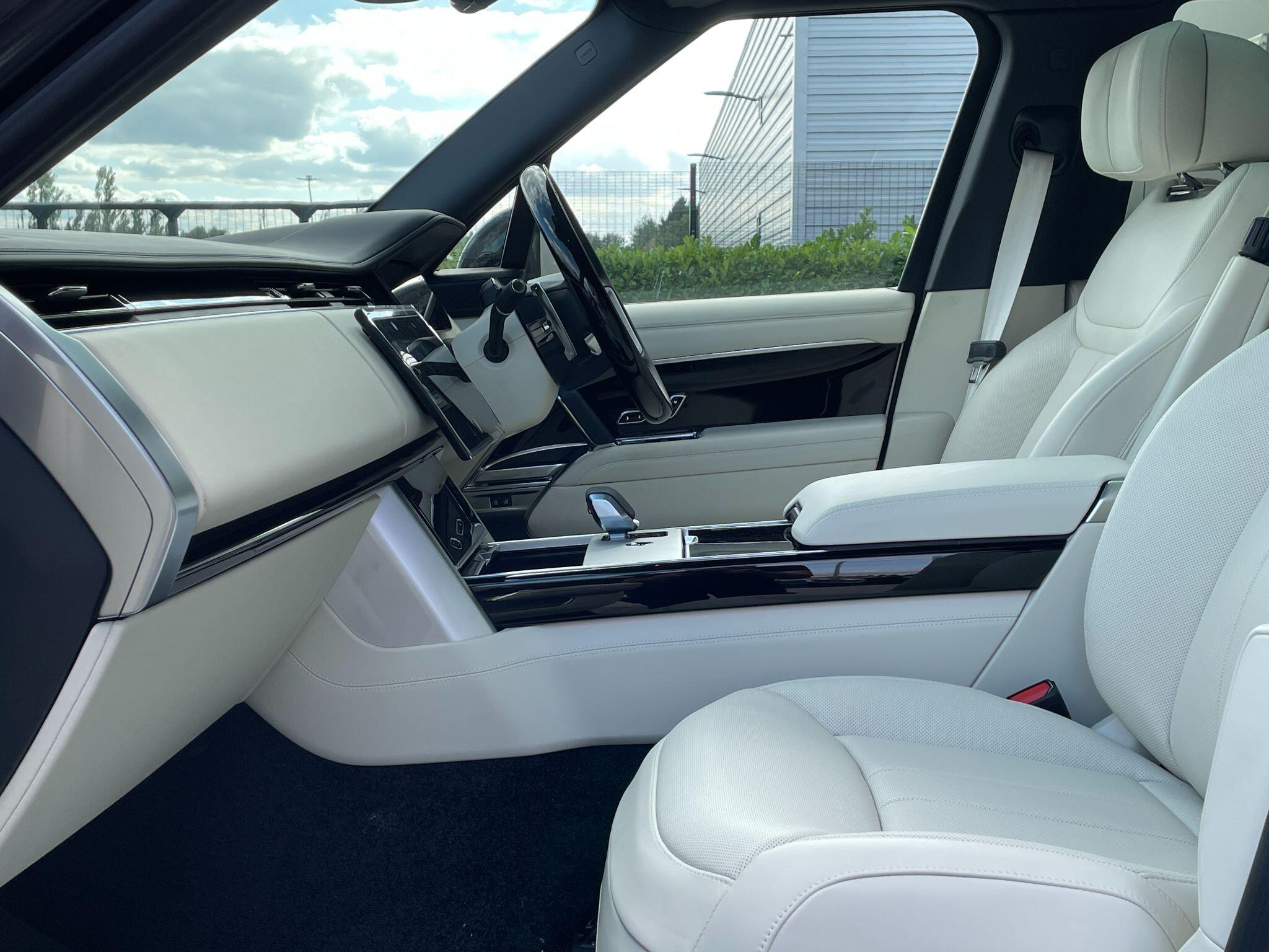 Land Rover Range Rover view 40