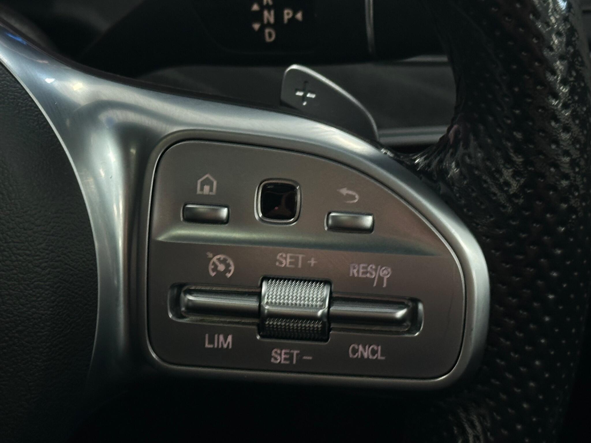 Mercedes-Benz CLS view 27