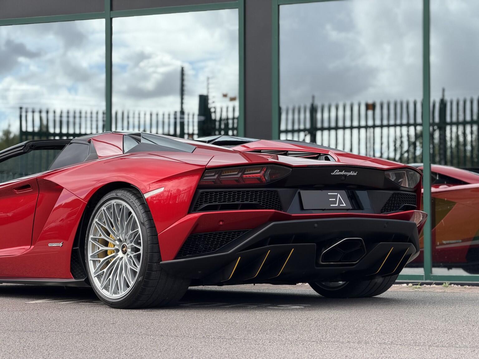 Lamborghini Aventador view 33