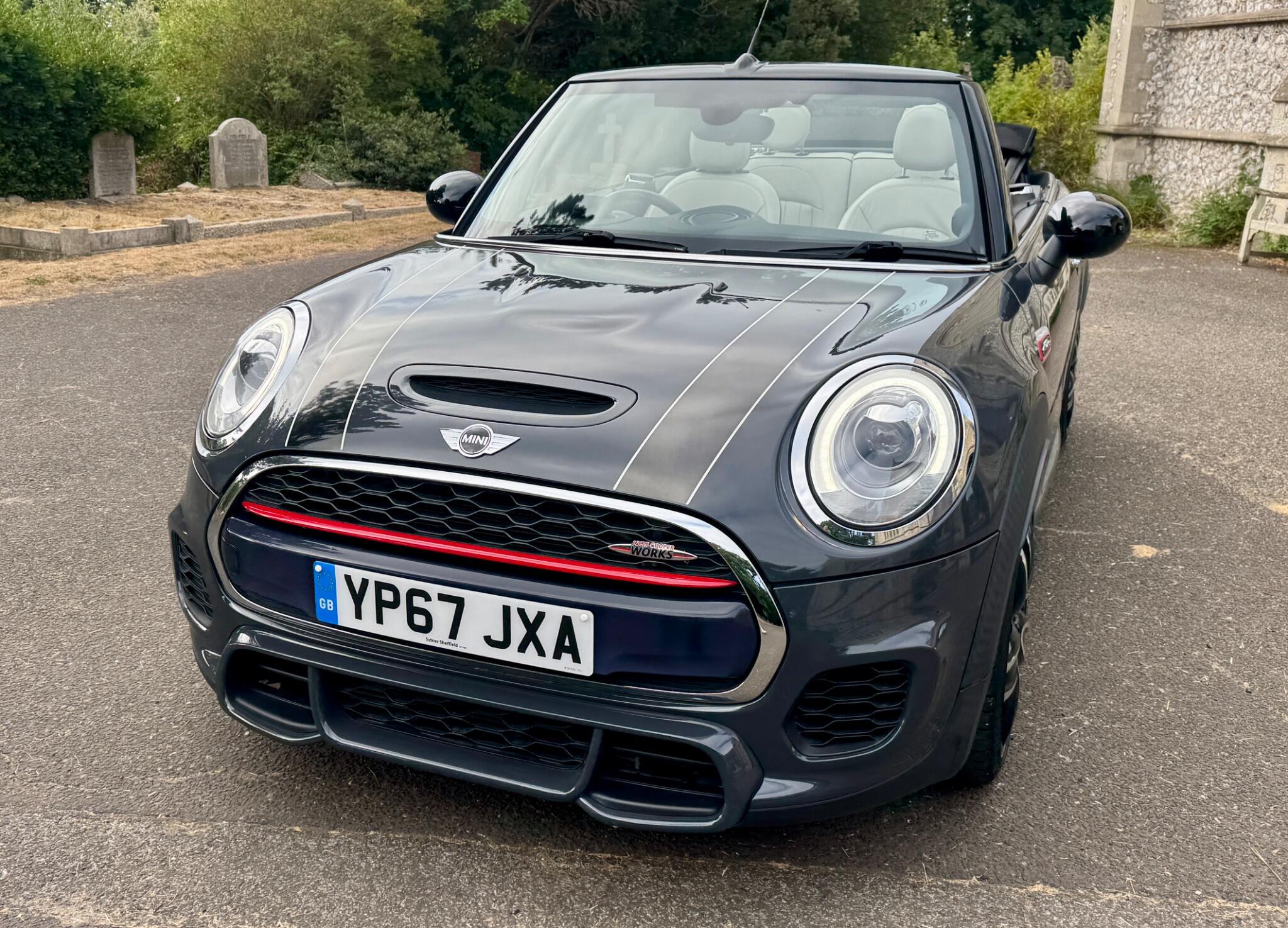Mini Convertible view 3