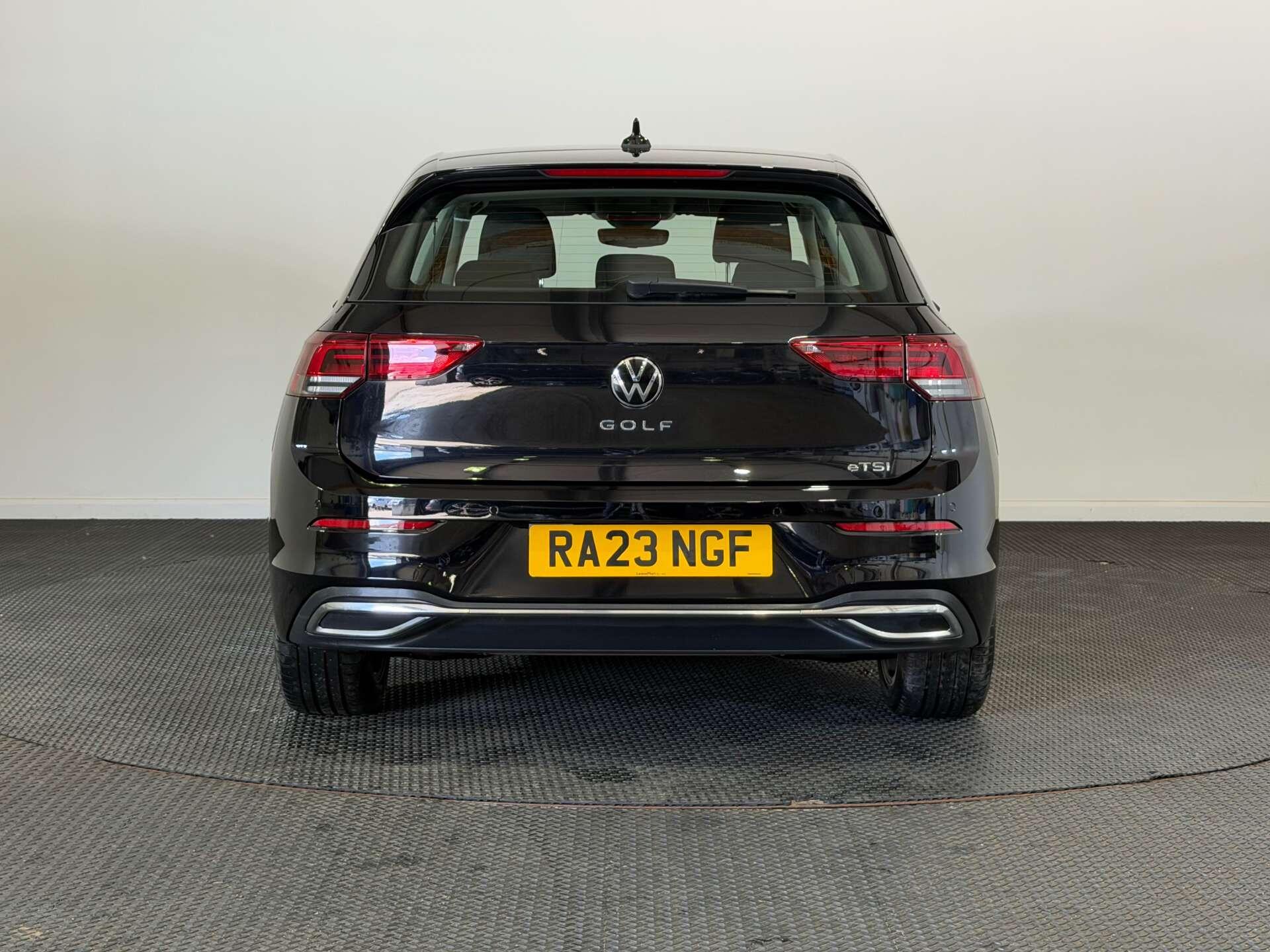 Volkswagen Golf view 6