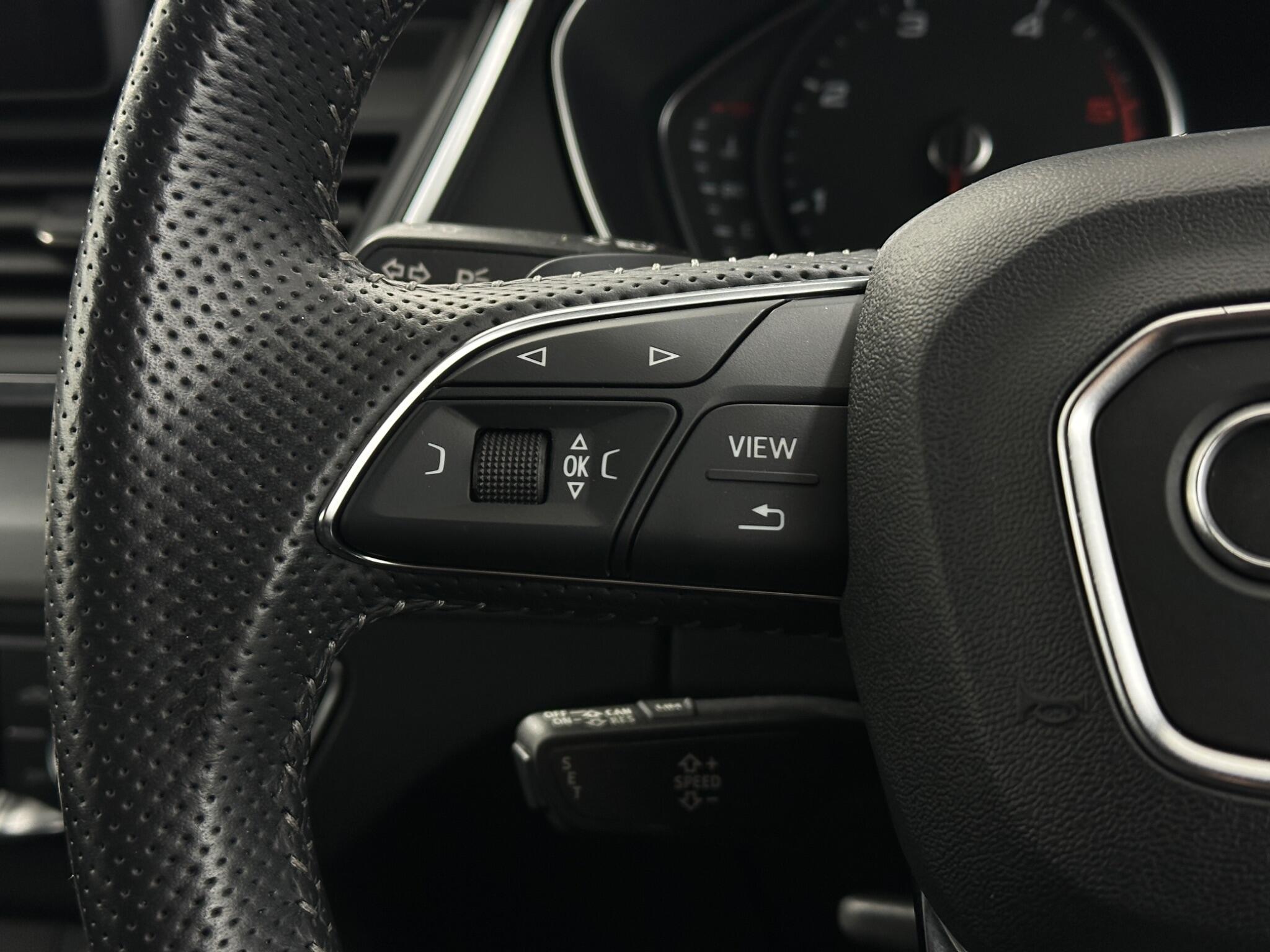 Audi Q5 view 14