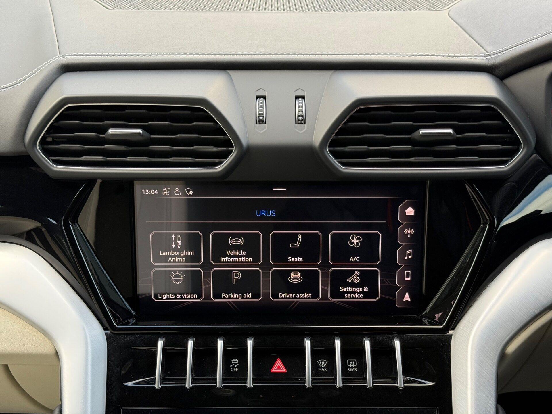 Lamborghini Urus view 50