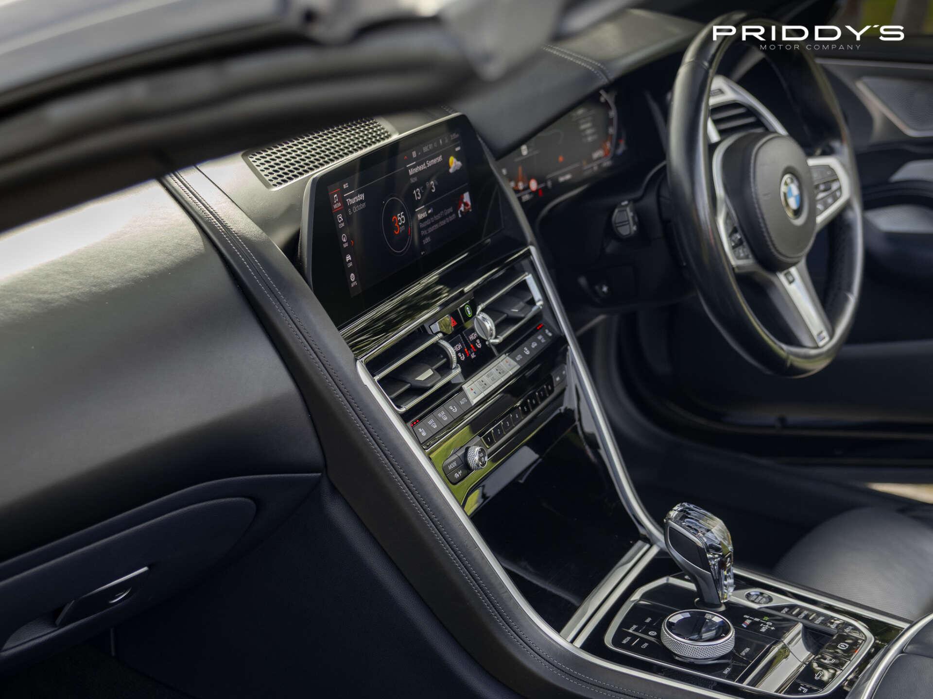 BMW 8 Series view 15