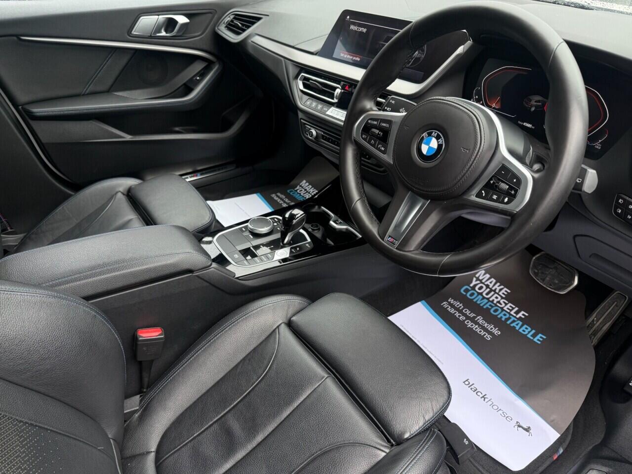 BMW 1 Series view 12