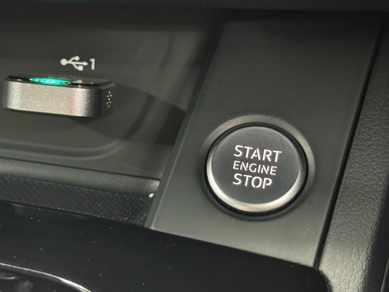 Audi A4 view 21