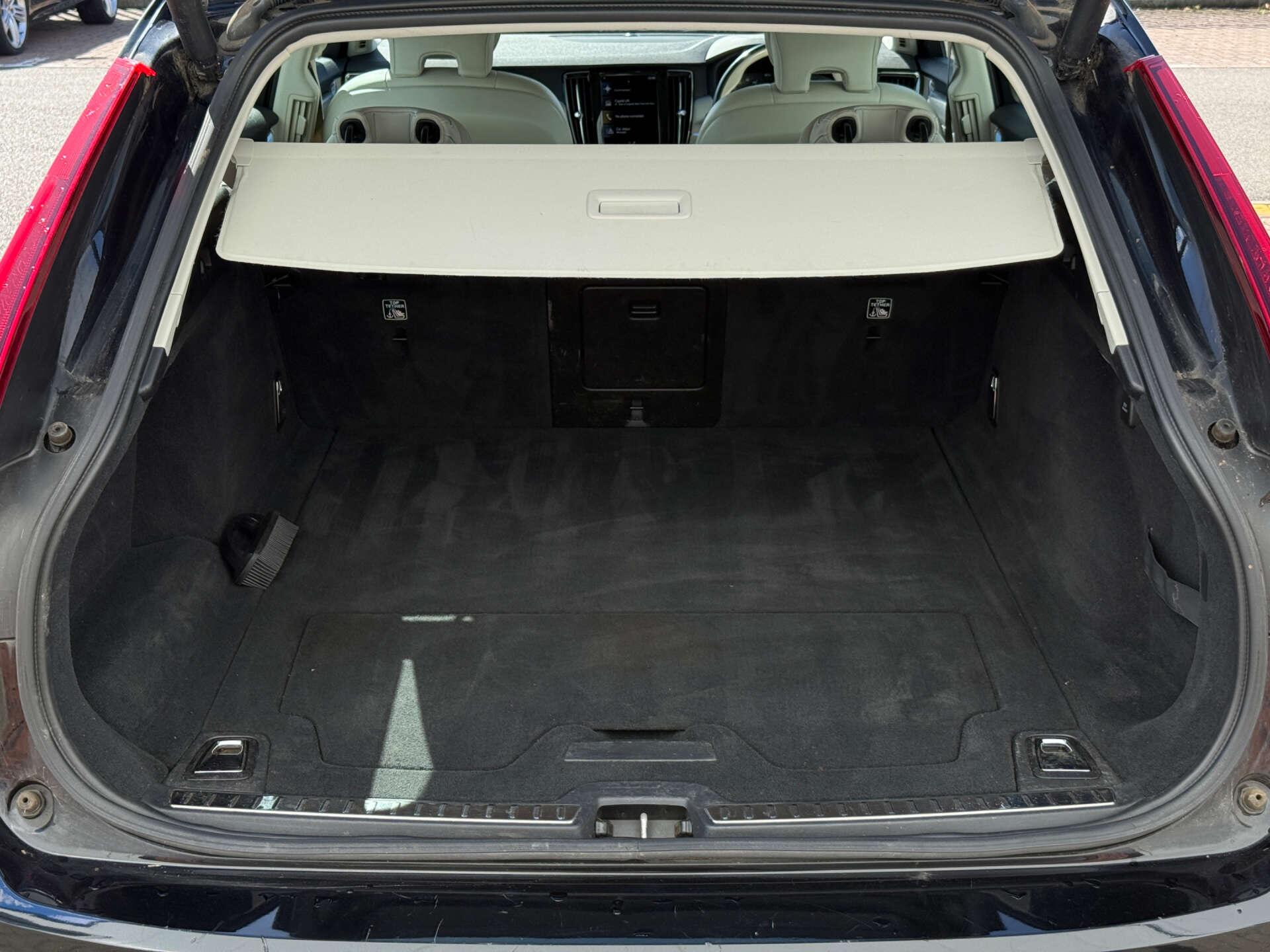 Volvo V90 view 31