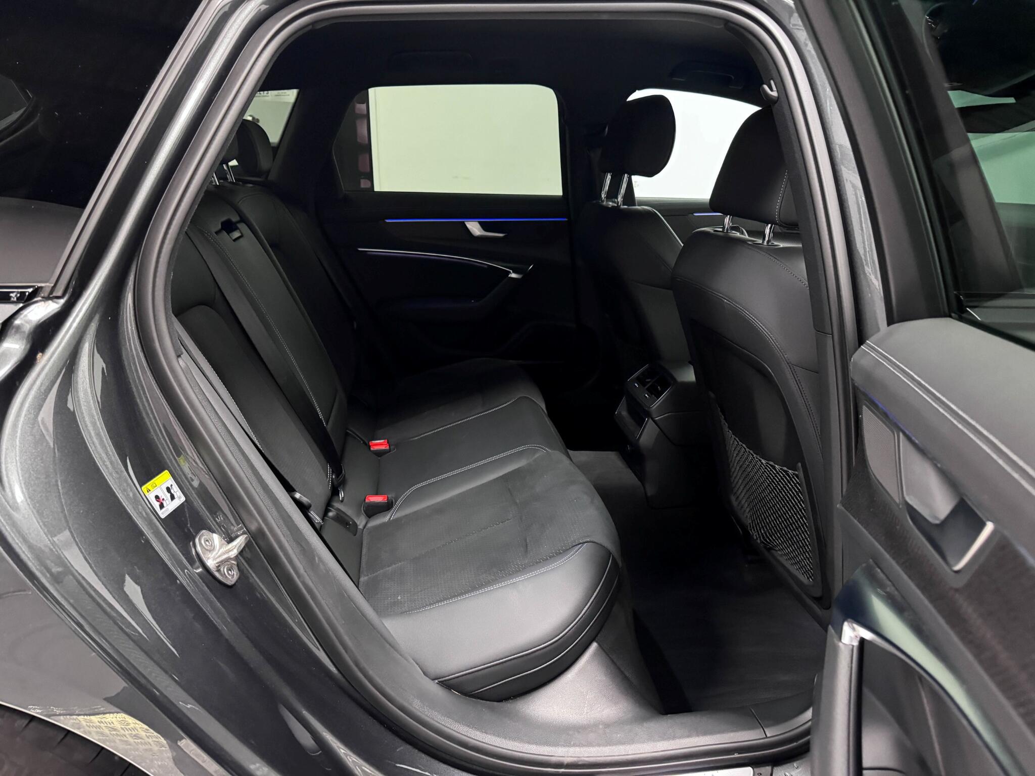 Audi A6 view 9