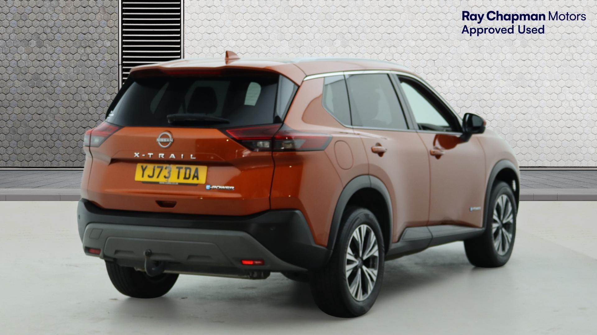 Nissan X-Trail view 2