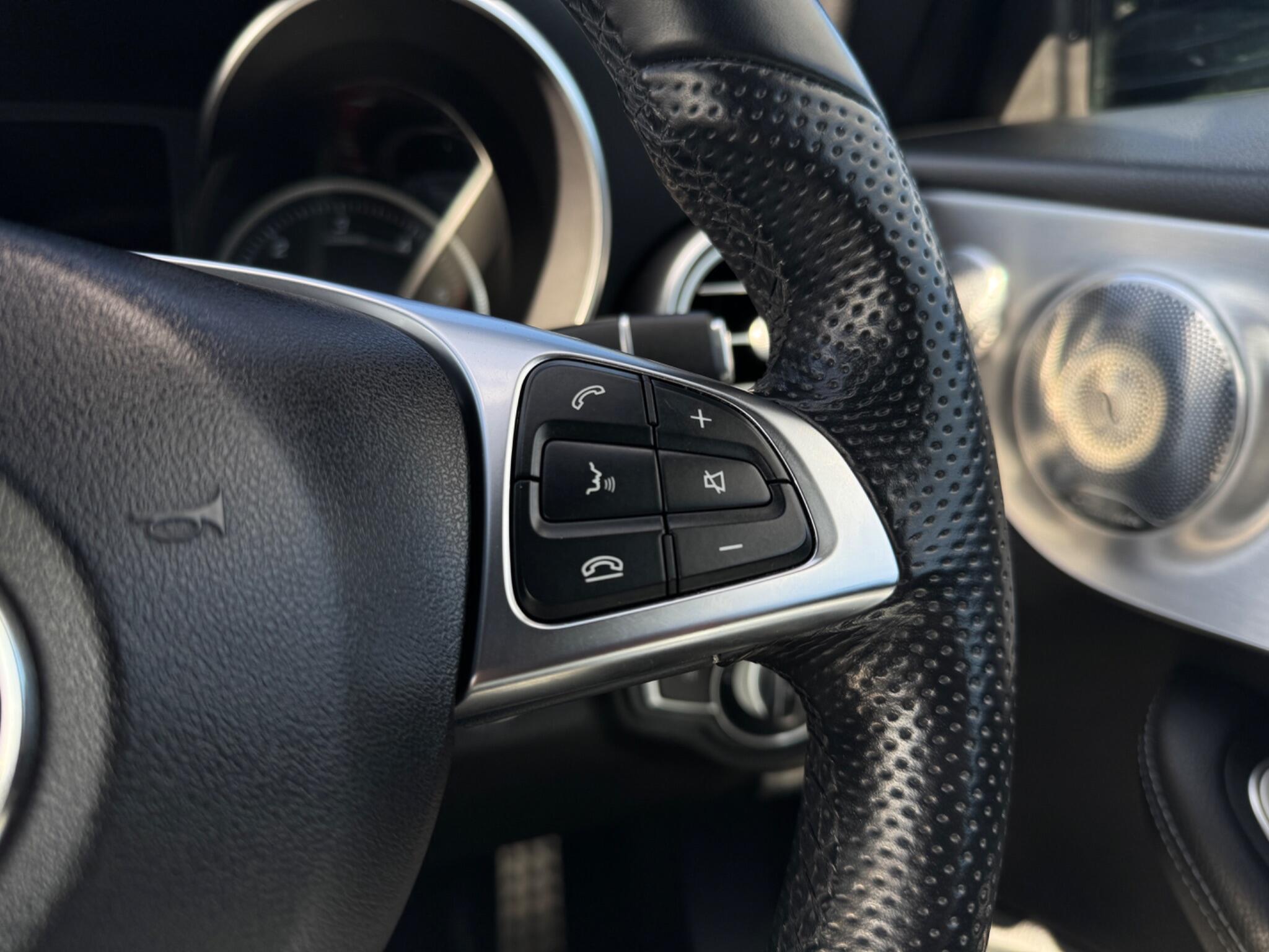 Mercedes-Benz C-Class view 34