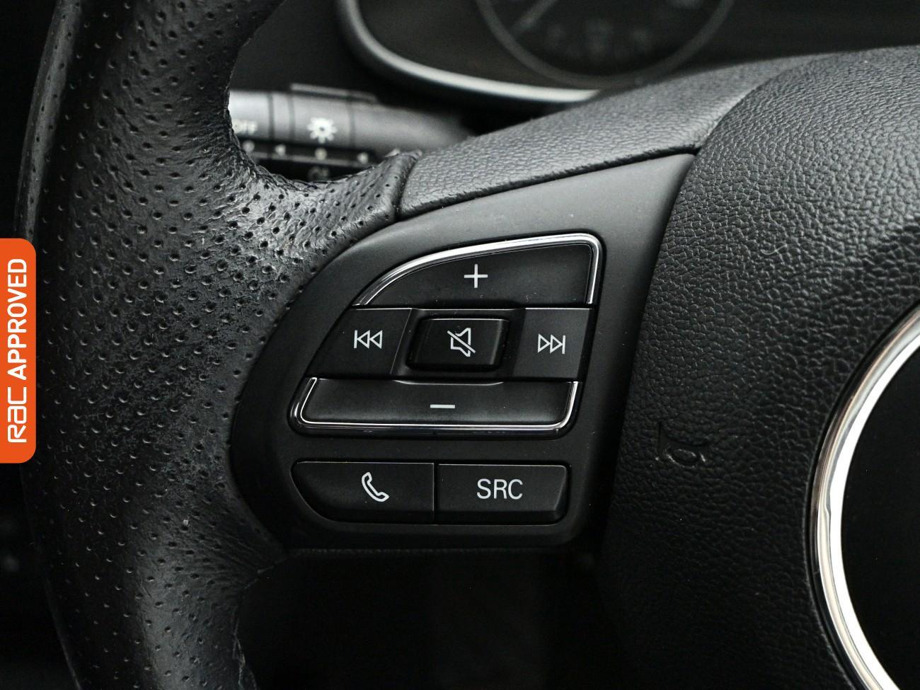 MG ZS view 24