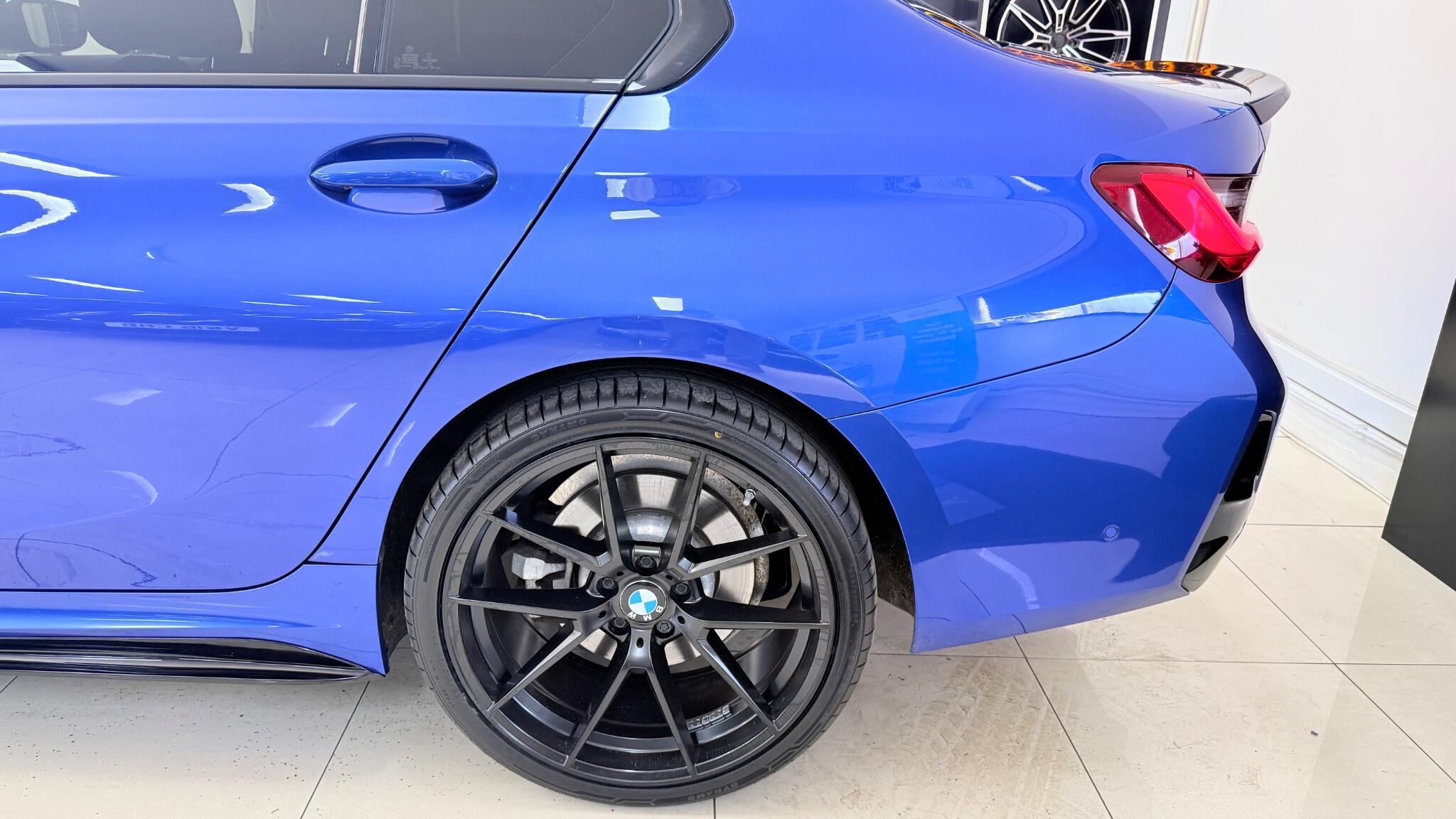 BMW 3 Series view 37
