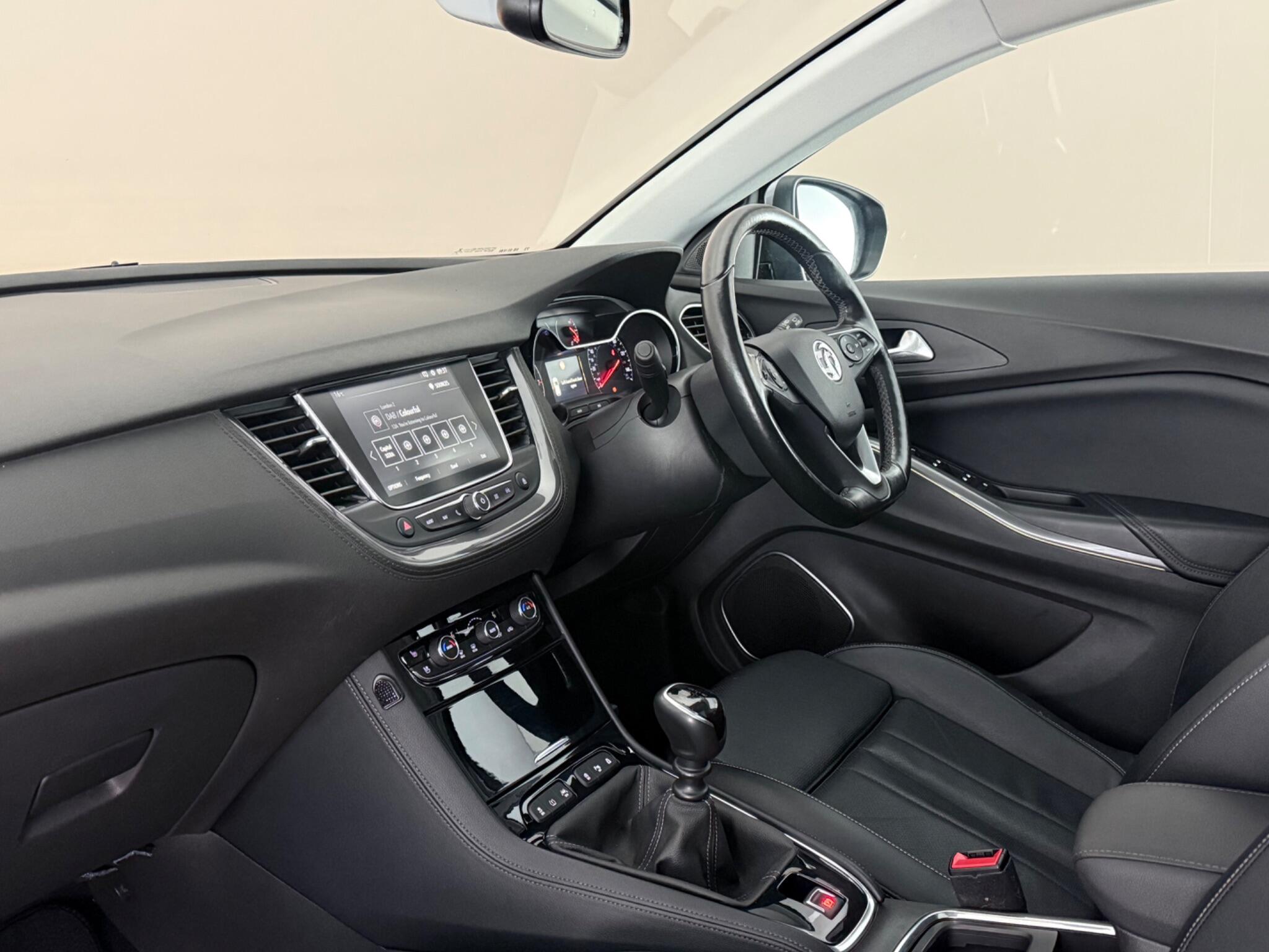 Vauxhall Grandland X view 4
